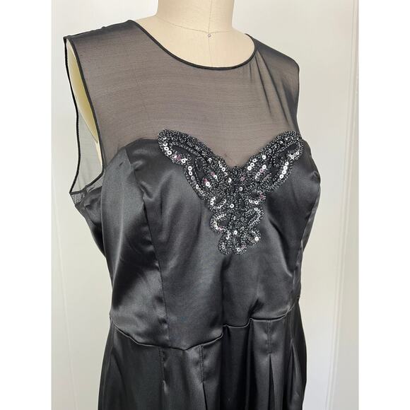Bisou Bisou NWT Black Sheath Dress 14 Sheer Embroidered Sleeveless LBD - Picture 3 of 15